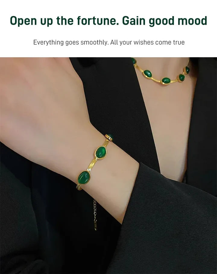 Emerald necklace earrings bracelet